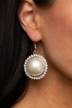 Load image into Gallery viewer, Esteemed Elegance - White Large Pearls
