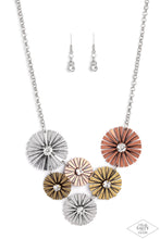 Load image into Gallery viewer, Flauntable Fanfare Floral Necklace
