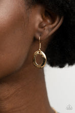 Load image into Gallery viewer, Gallery Artisan - Gold Necklace
