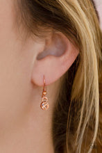 Load image into Gallery viewer, Step Into the Spotlight - Copper Necklace
